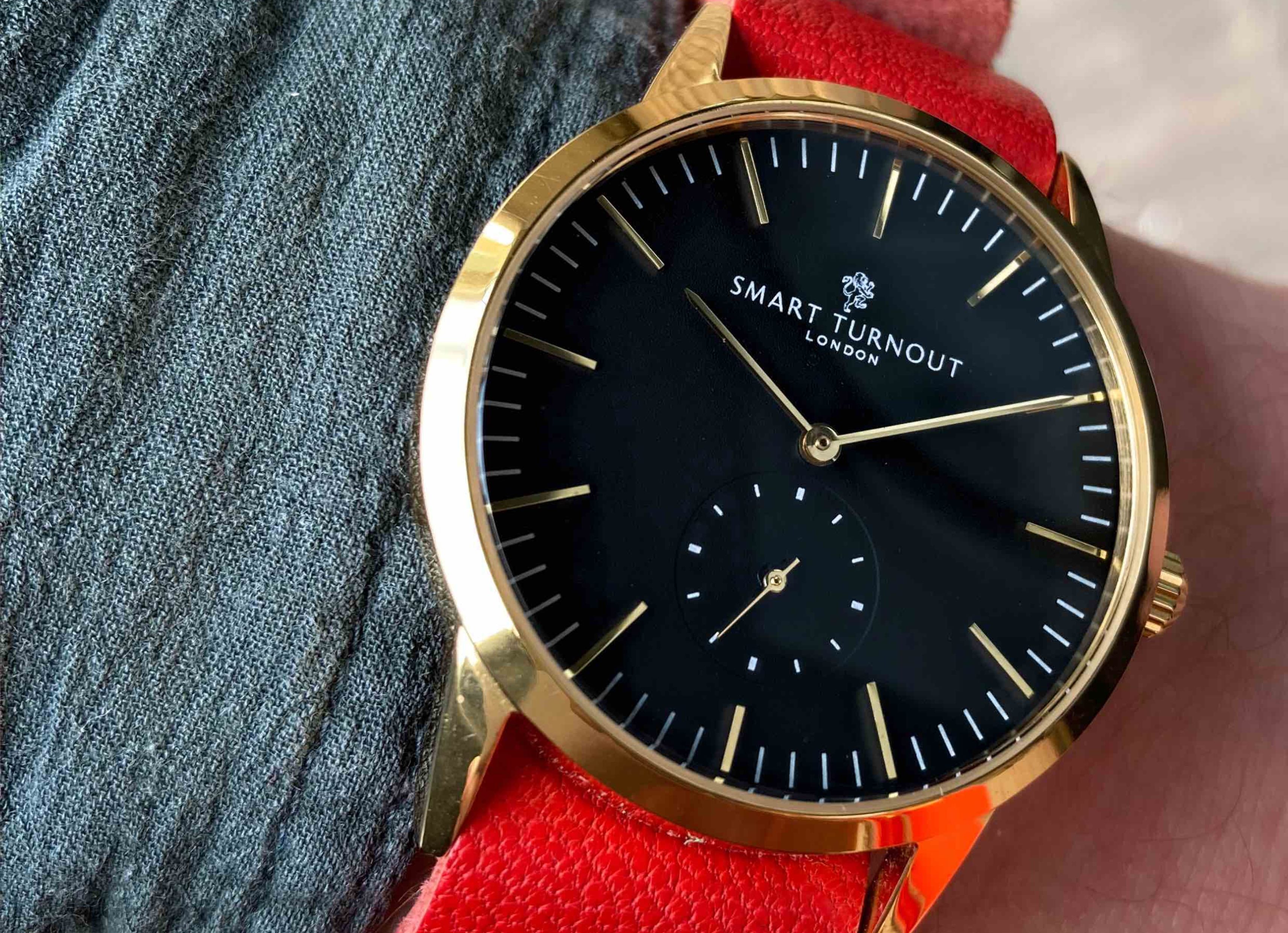 Signature_Watch_Gold_Black_Fac